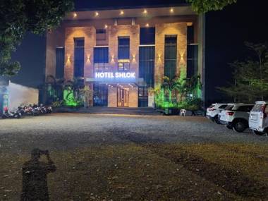 Hotel Shlok (Pure Veg)