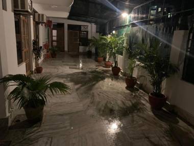 Goroomgo Mahaluxmi palace katra