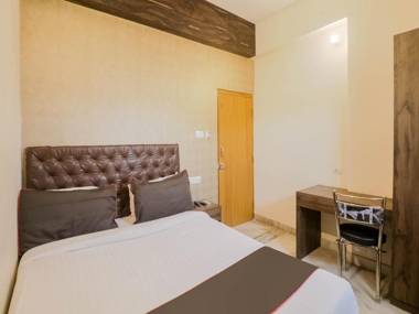 OYO Collection O 39735 Kewal Palace Hyderabad Gate