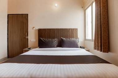 Collection O 76042 Hotel Rk Heights And Banquets