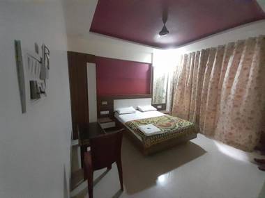 Hotel Sai Ganesh Lodging & Boarding By WB Inn