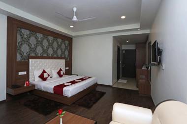 Hotel The Royal Krishna