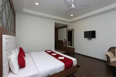 Hotel The Royal Krishna