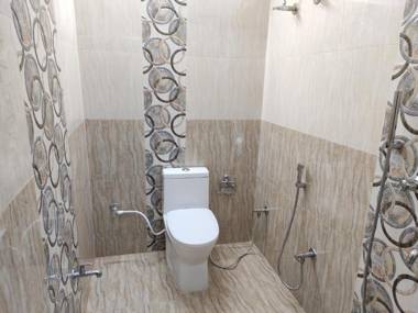 HOTEL CENTRAL SQUARE "A Couple Friendly Hotel"