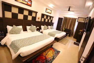 Hotel Maharaja Inn by Geetanjali Hotels