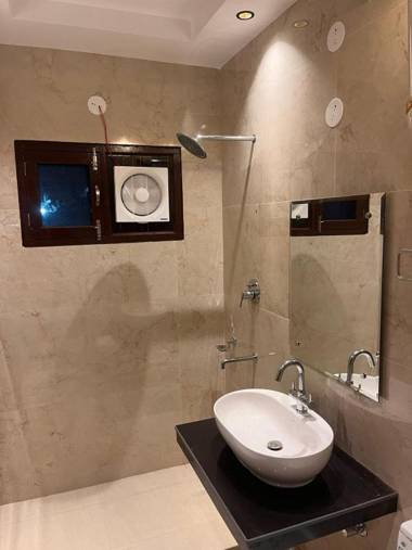 The Divine Oak Golden Leaf