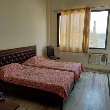 OYO 90442 Sirohi Milan Vihar