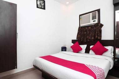 POP 92141 Sashi Hotel