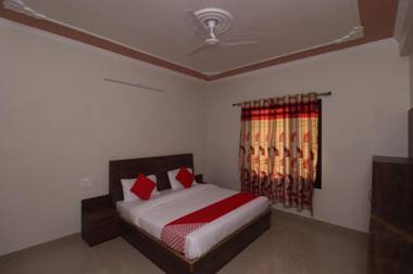 OYO 40842 The Royal Resort