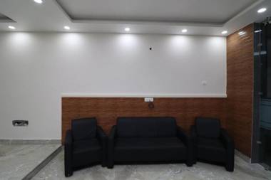 OYO 40842 The Royal Resort