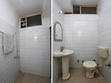 OYO 28411 Taj Guest House