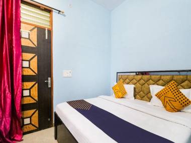 OYO 76550 Golden Light