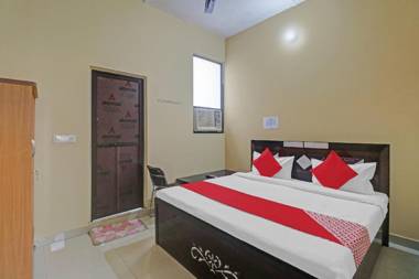 OYO 84402 Star Hotel