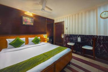 Treebo Trend Green View