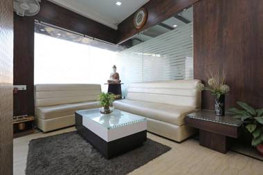 OYO 7790 Hotel Royal Height