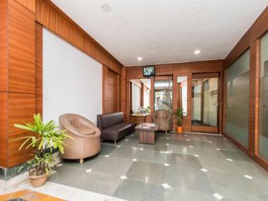 OYO 9182 Kings Crown Hotel