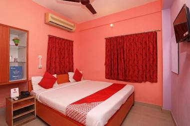 OYO 10880 Silver Inn