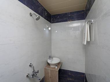 OYO 14373 Shree Krishna Hotel