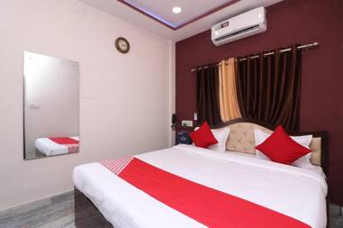 OYO 15722 Hotel Padmavati