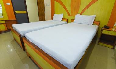 FabExpress Wild Orchid - Fully Vaccinated Staff