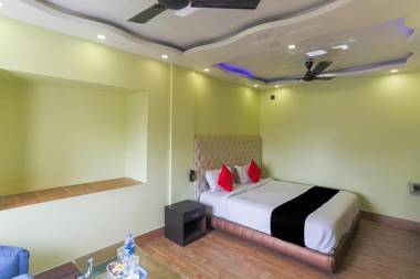 Capital O 19964 Aspiring Inn