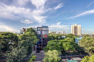 Townhouse OAK Kzar Corporate Hotel