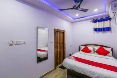 OYO 63154 Red Velvet Classic