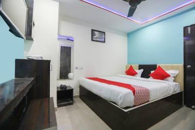 OYO 68087 Red Velvet Siddhi Vinayak