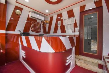 OYO Flagship 72010 Red Stone