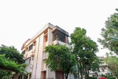 OYO 76211 Honey Regency