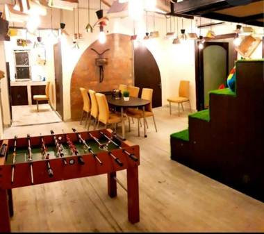 Bombay Backpackers kolkata