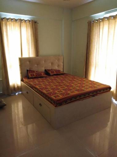 smart airport couple friendly guset house