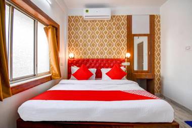 OYO 78107 Diamond Plaza