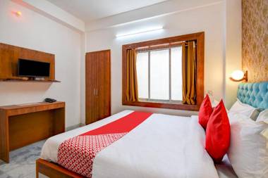 OYO 78107 Diamond Plaza