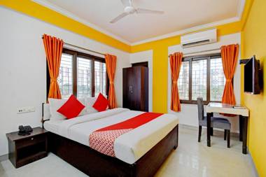 OYO 79874 Rr Residency