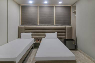 OYO 82221 Hotel Regency