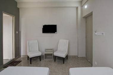 OYO 82221 Hotel Regency