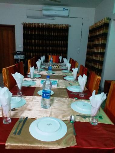 Green House Hotel & Tours