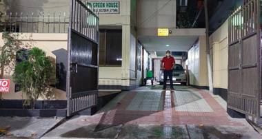 Green House Hotel & Tours