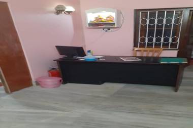 OYO HOME 82690 Atithi Nibash Guest House