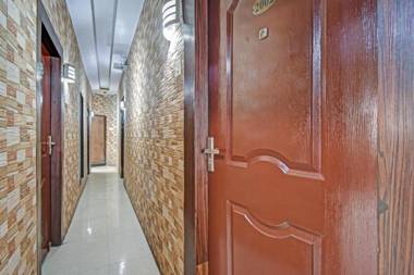 Collection O 83477 Hotel Diamond Suites