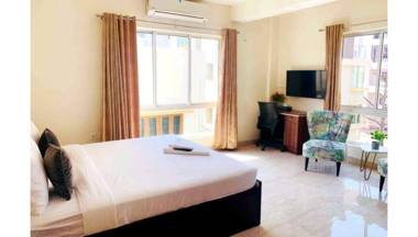 BluO Lake View Studio NewTown Terrace Garden Gym