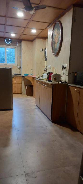 Contemporary Mini Apartment: Easy Walk to Park Street