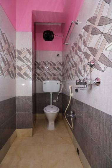 OYO 89261 Hotel Happy