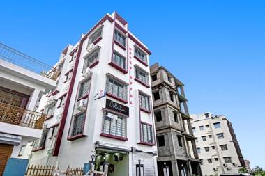 Capital O 93103 Avro Hotel