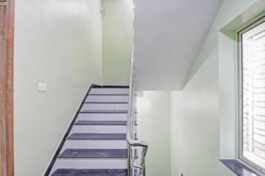 Capital O 93103 Avro Hotel