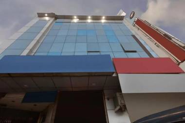 Goroomgo Giriraj stay hub Near VIP Bazaar Kolkata