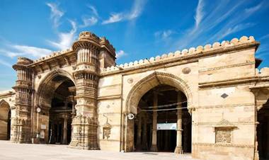 FabExpress Vibrant Residency