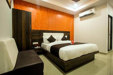 OYO 8864 Hotel Royal City