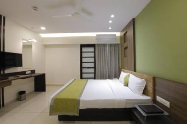 HOTEL THE LOTUS PARK